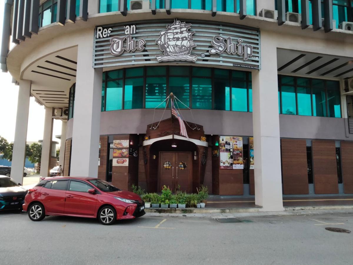 Centrestage Pj By Homebrickz Petaling Jaya Bagian luar foto
