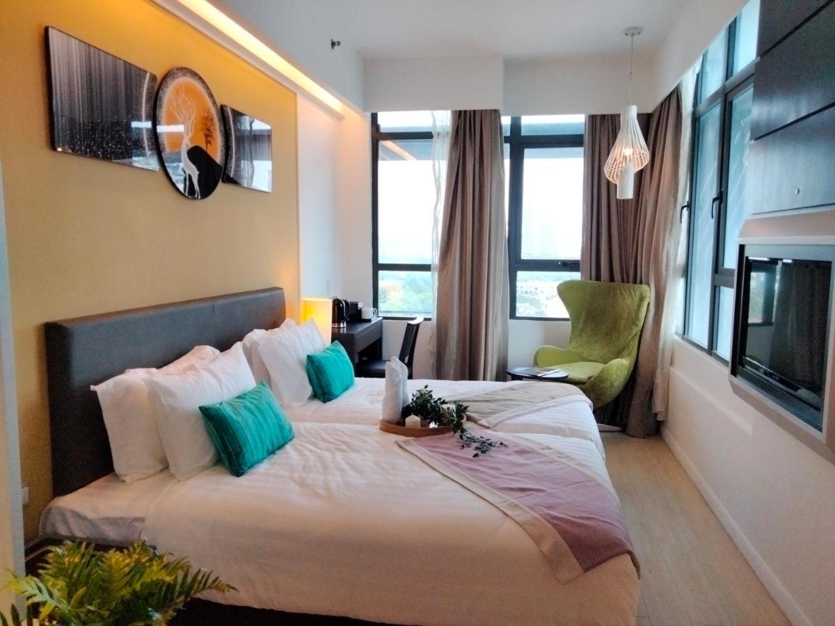 Centrestage Pj By Homebrickz Petaling Jaya Bagian luar foto
