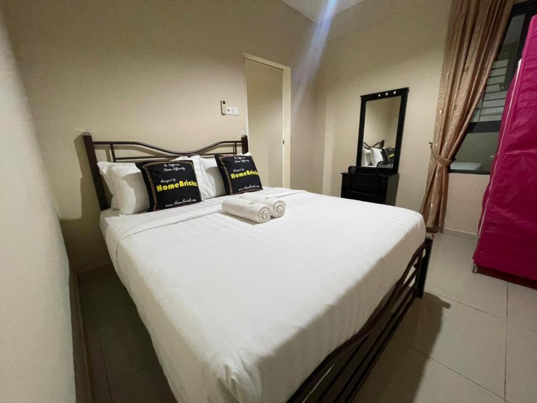 Centrestage Pj By Homebrickz Petaling Jaya Bagian luar foto